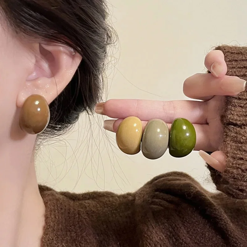 Vintage Geometric Oval Acrylic Earrings for Women 2 Vintage Geometric Oval Acrylic Earrings for Women - Image 2