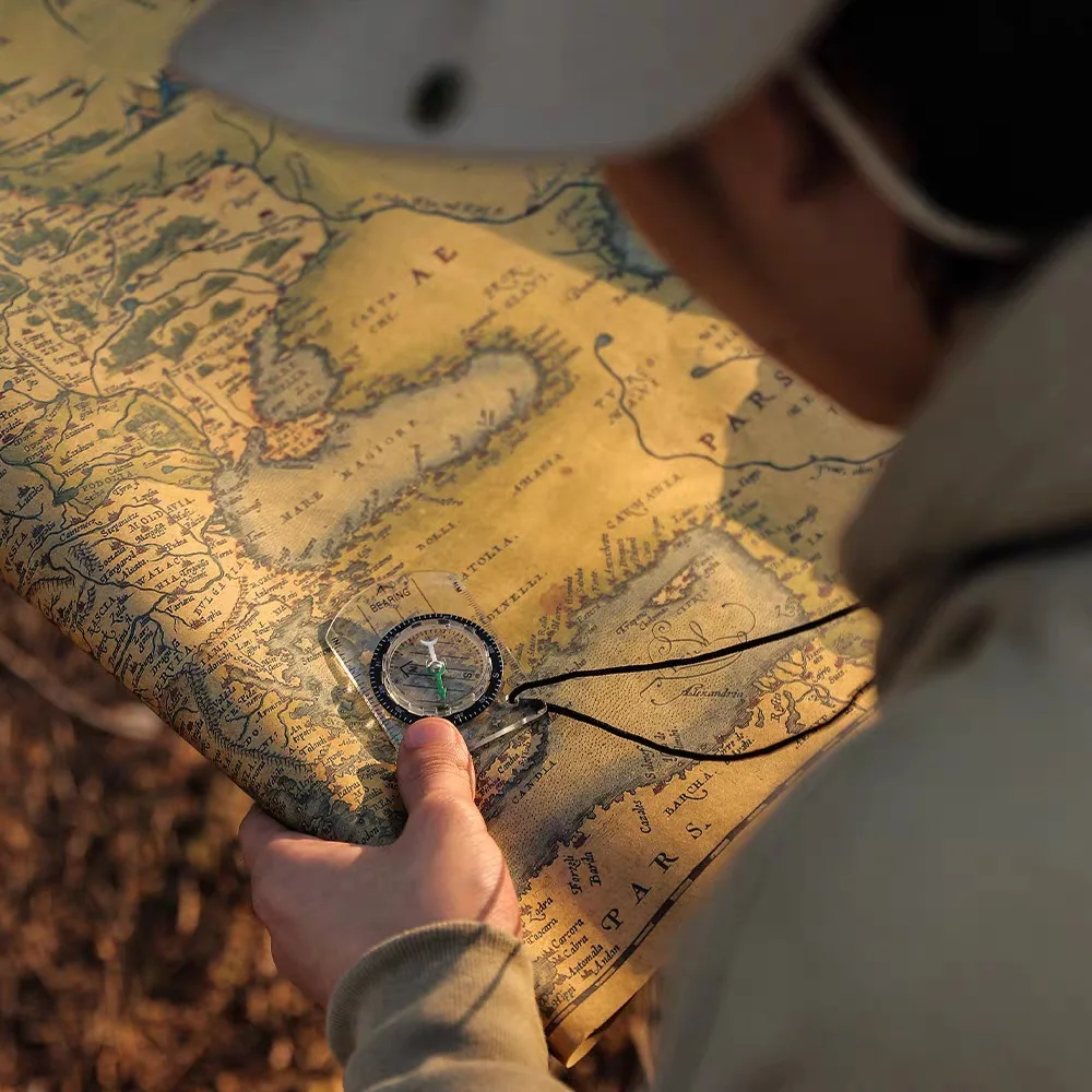 Outdoor Mini Acrylic Compass 7x5cm Waterproof 2 Outdoor Mini Acrylic Compass 7x5cm Waterproof - Image 2