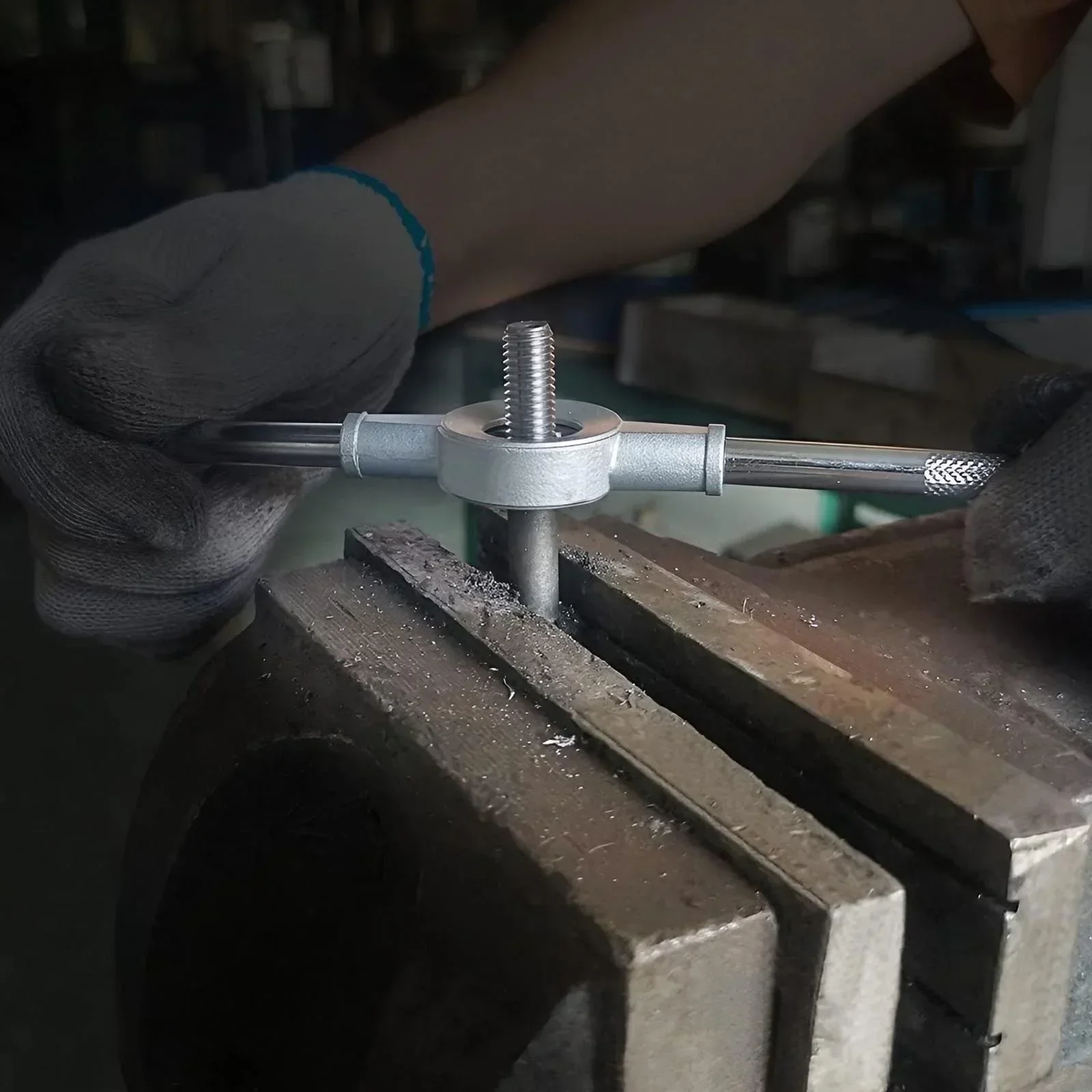 20-Piece Titanium Tap and Die Set for Precision Threading 2 20-Piece Titanium Tap and Die Set for Precision Threading - Image 2