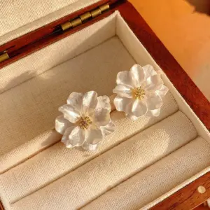 Sff374b7bbf0b446e9d65e51f35eb9220j