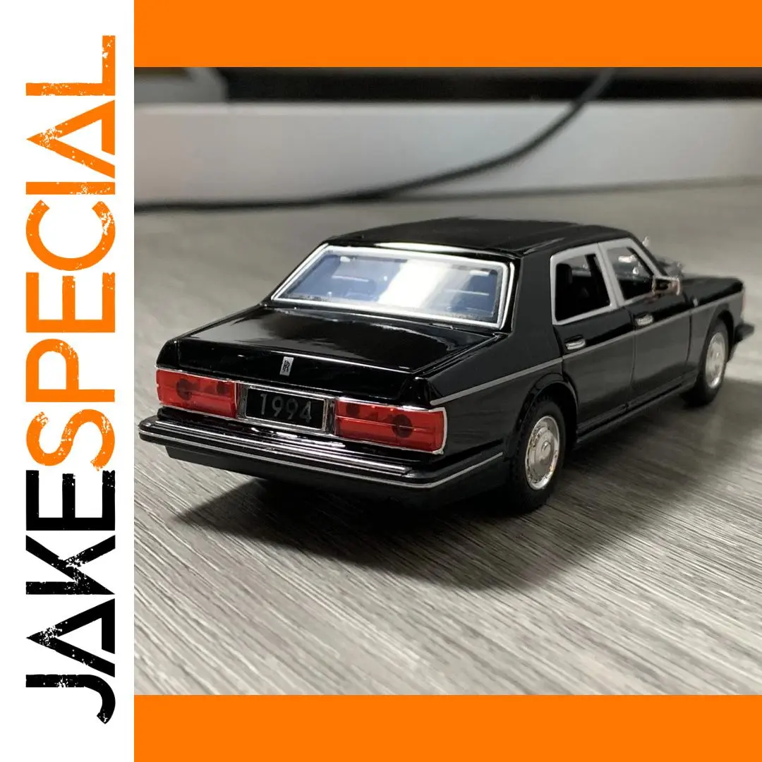 1:32 Scale Rolls Royce Silver Spur Model 1 1:32 Scale Rolls Royce Silver Spur Model