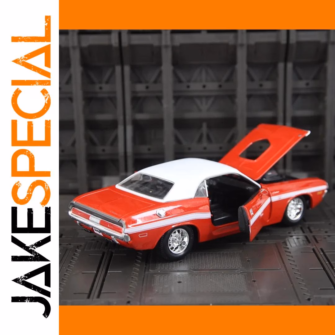 1:24 Scale Classic 1970 Challenger R/T Diecast Model - Image 4