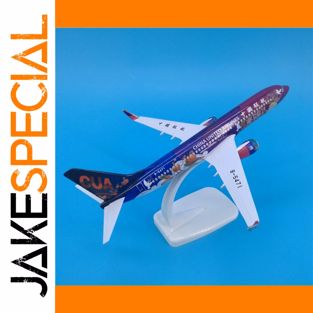 Boeing 737 CUA 1:400 Scale Model Aircraft - Image 2