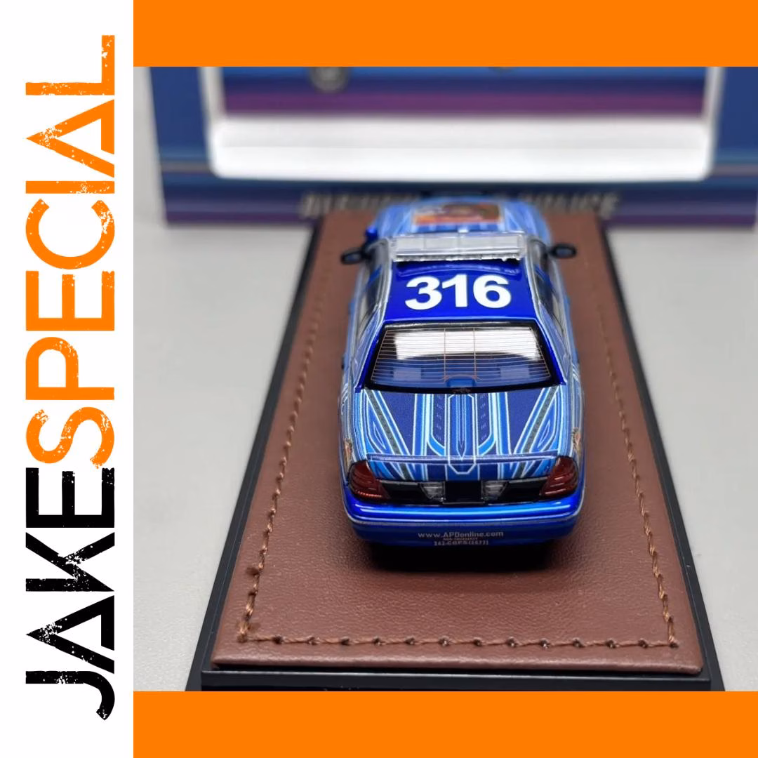 Ford Crown Victoria Police Car Diecast Model 1:64 - Image 6