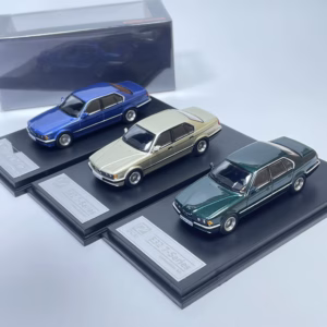 DCM 1:64 Diecast 7-Series E32 Model Car