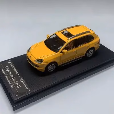 Porsche Cayenne Turbo S 1:64 Diecast Model - Image 7