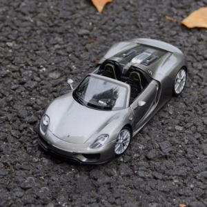 1:24 Scale Porsche 918 Spyder Diecast Model
