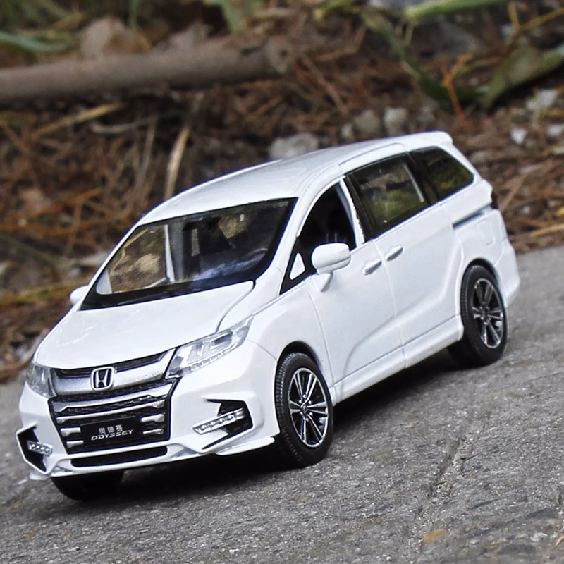 Honda Odyssey 1:32 Scale Model Car - Image 2