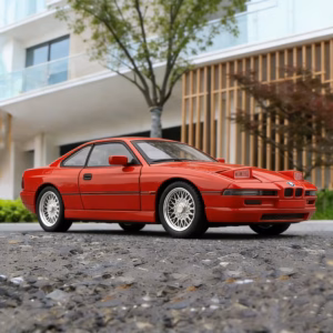 BMW 850CSi E31 1:24 Scale Model Red