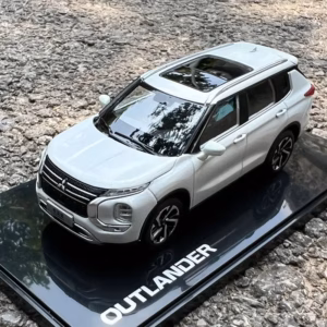 2023 Outlander SUV 1:43 Scale Diecast Model
