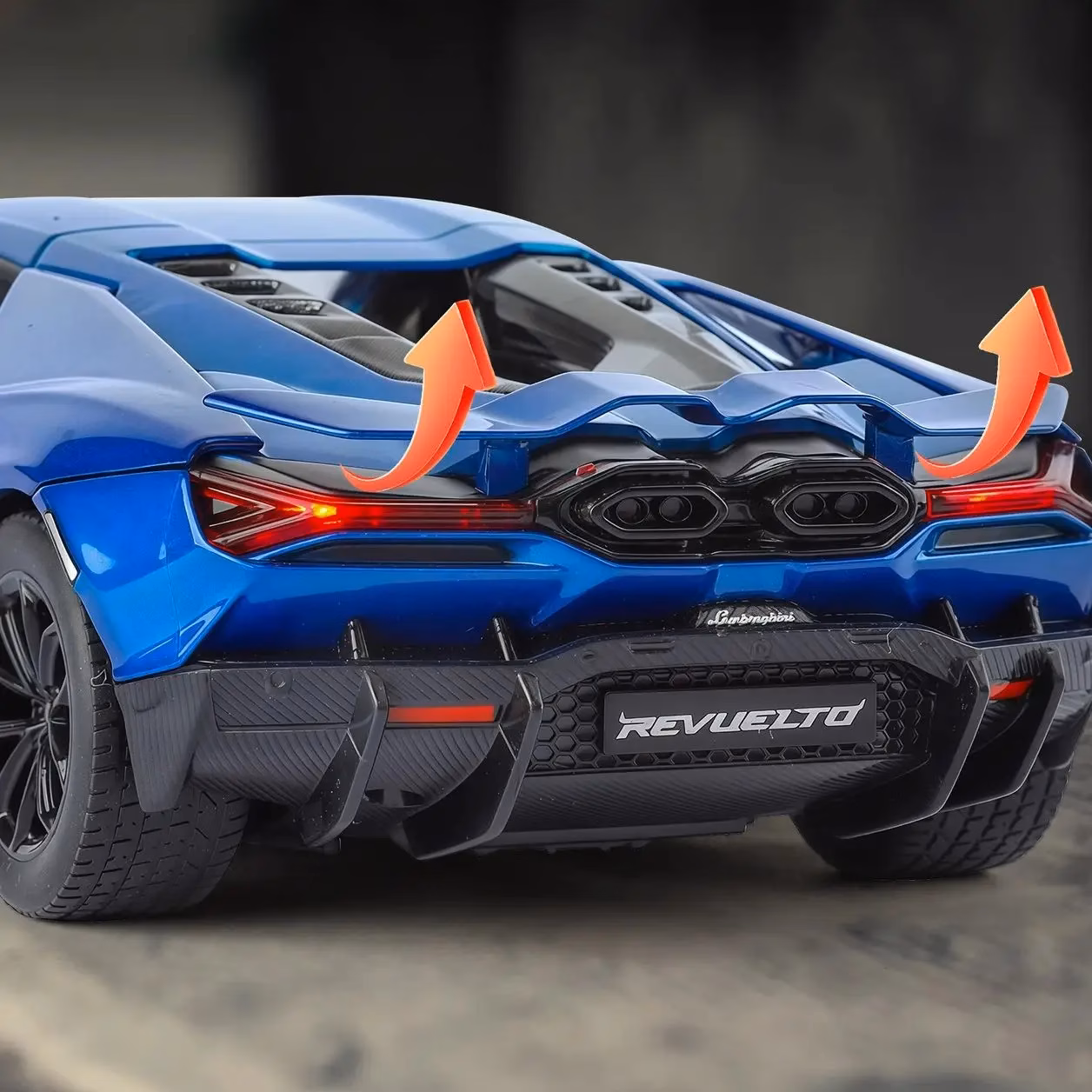 1:24 Scale Lamborghini Aventador Model Car - Image 4