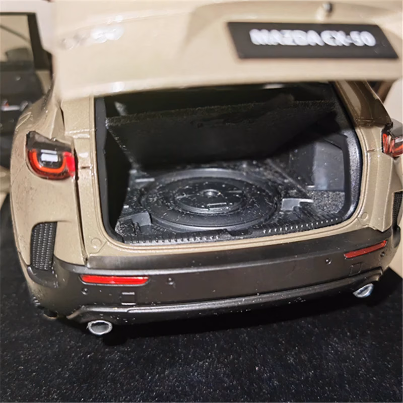 1:18 Scale Mazda CX-50 Diecast Model SUV - Image 5