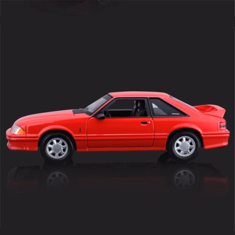 1:24 Scale Ford Mustang SVT Cobra R Model - Image 4