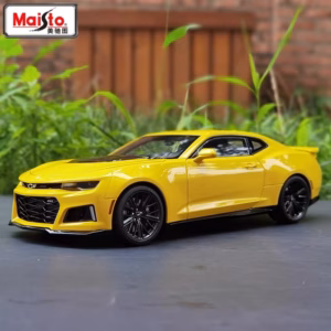 Chevrolet Camaro ZL1 1:24 Diecast Model Yellow