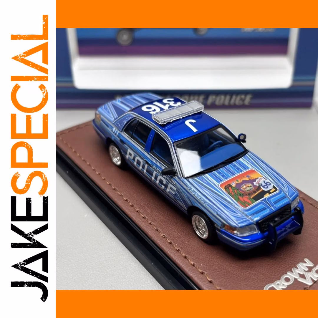Ford Crown Victoria Police Car Diecast Model 1:64 - Image 2