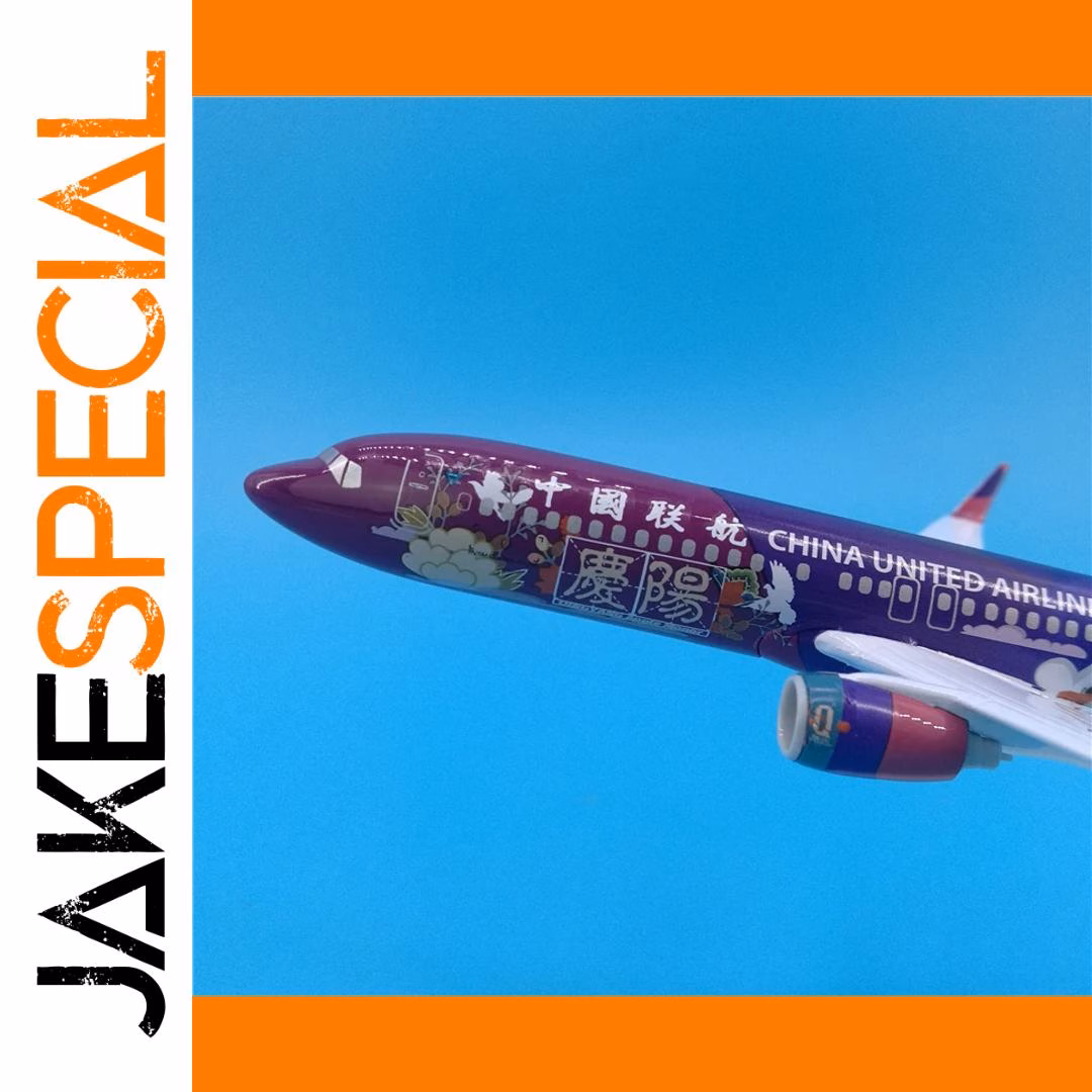 Boeing 737 CUA 1:400 Scale Model Aircraft - Image 3