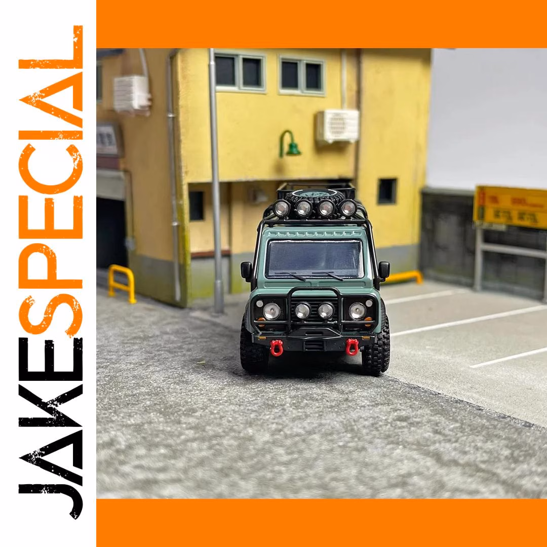 1:64 Scale Diecast Model Van with Accessories