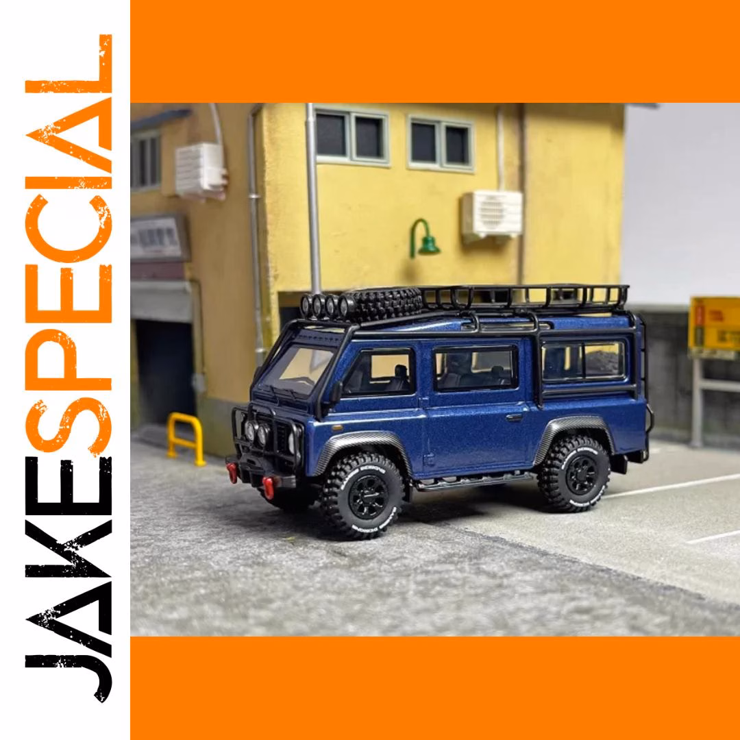 1:64 Scale Diecast Model Van with Accessories - Image 8