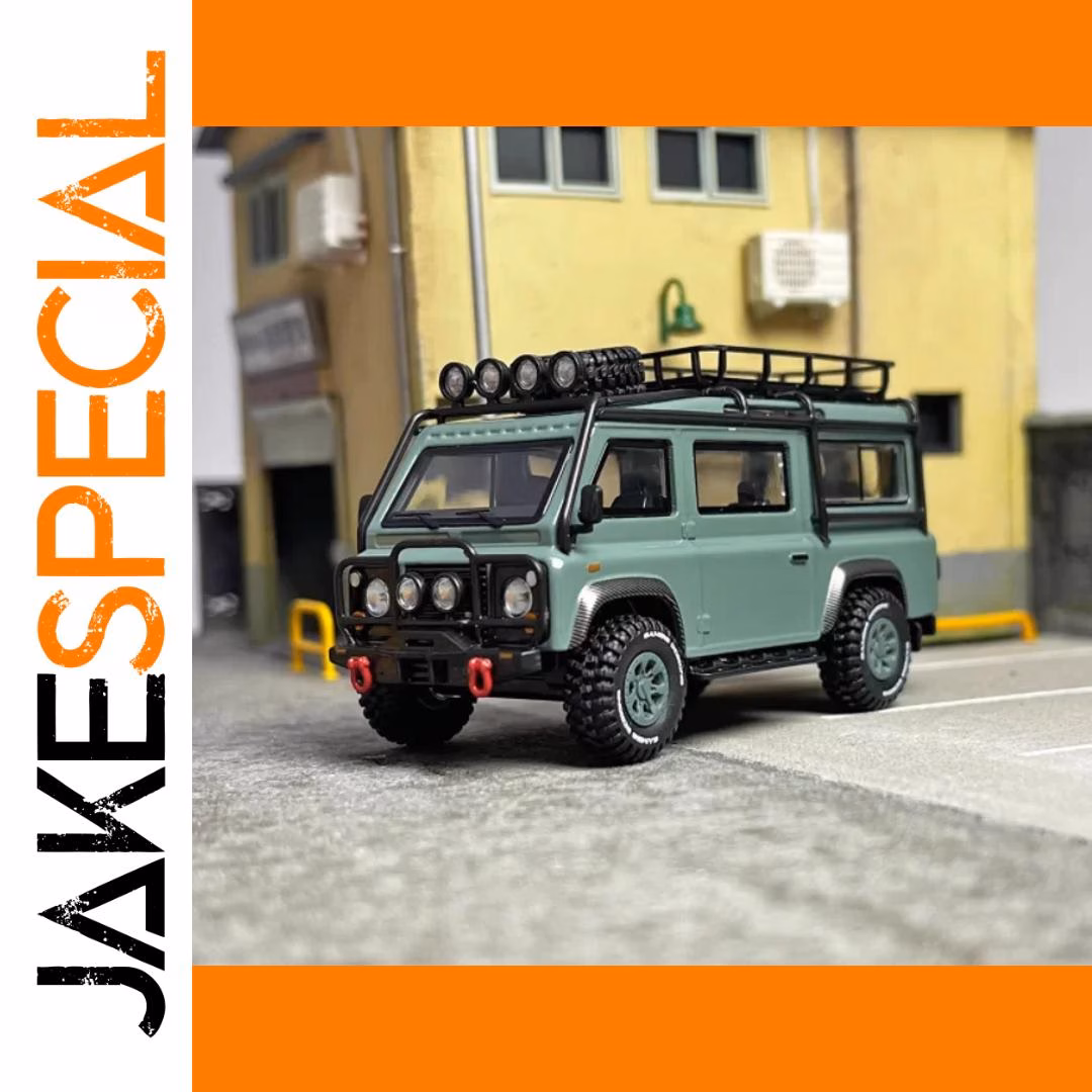 1:64 Scale Diecast Model Van with Accessories - Image 9